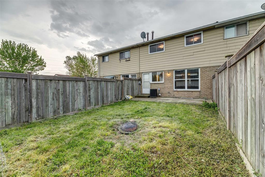 212 BEDFORD Crescent, Sarnia, Ontario, Canada