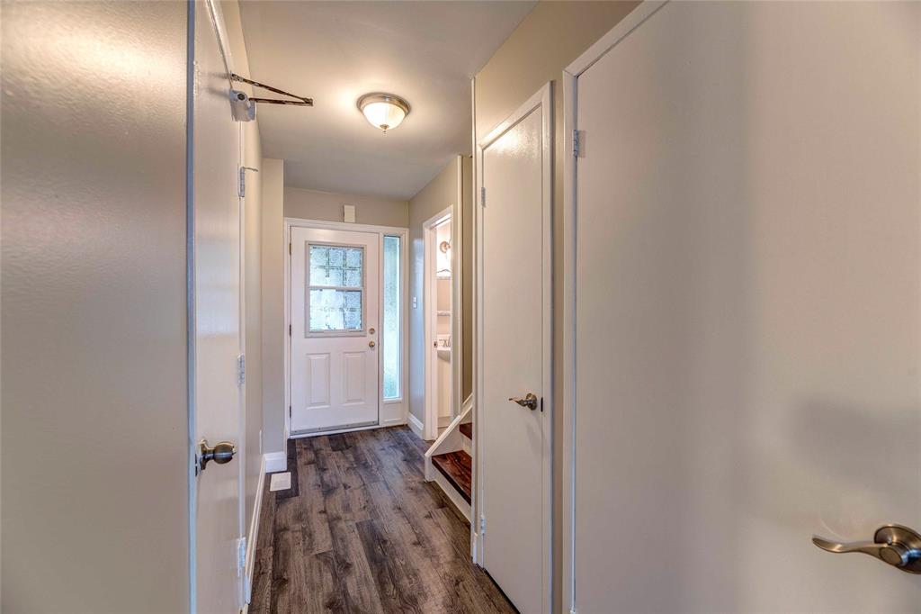 212 BEDFORD Crescent, Sarnia, Ontario, Canada