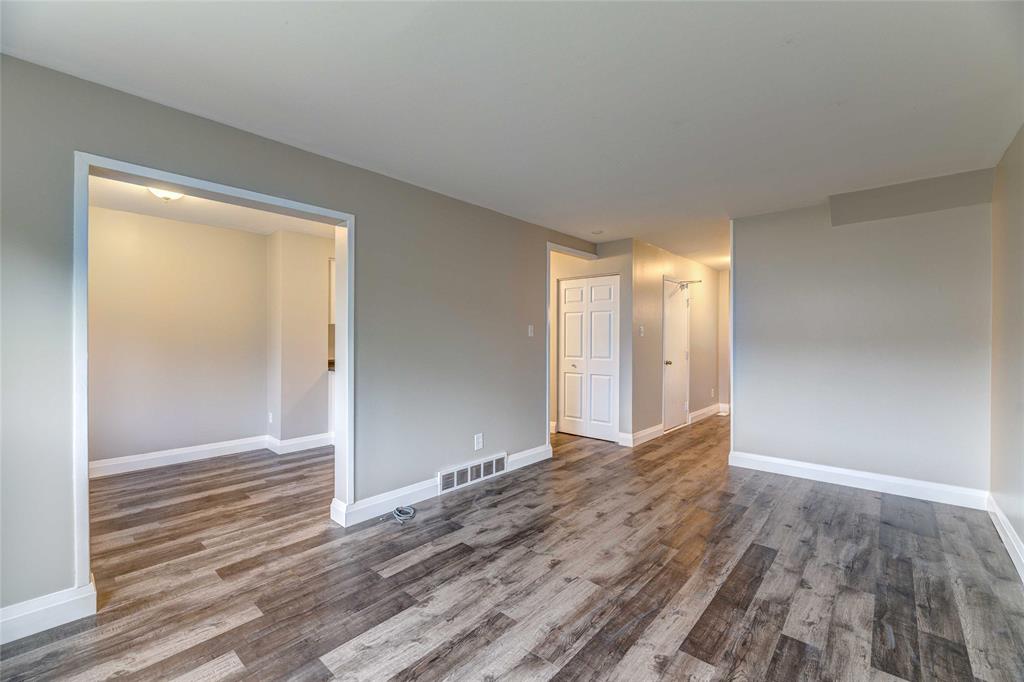 212 BEDFORD Crescent, Sarnia, Ontario, Canada
