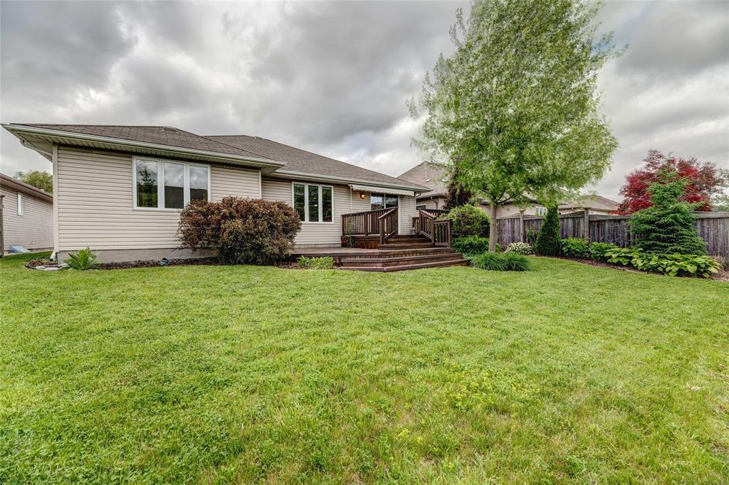111 MADISON D ANDREA Avenue, Sarnia, Ontario, Canada