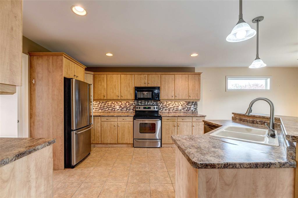 111 MADISON D ANDREA Avenue, Sarnia, Ontario, Canada