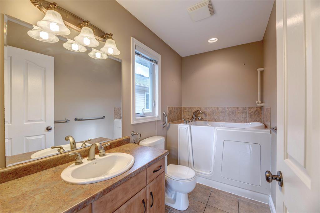 111 MADISON D ANDREA Avenue, Sarnia, Ontario, Canada