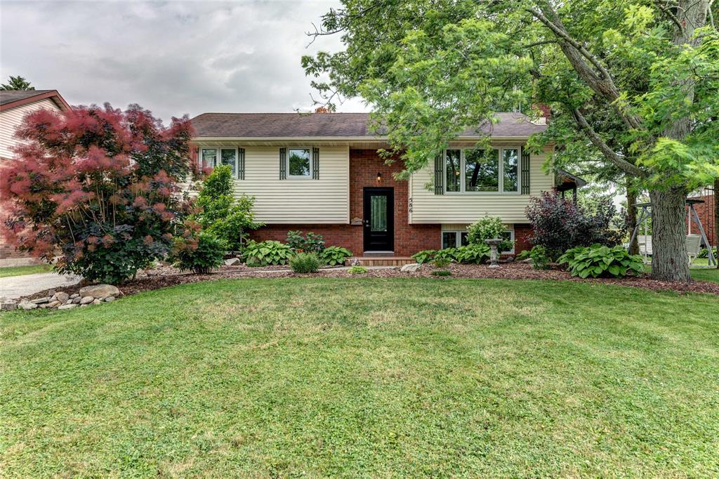 586 ONTARIO Street, Plympton-Wyoming, Ontario, Canada