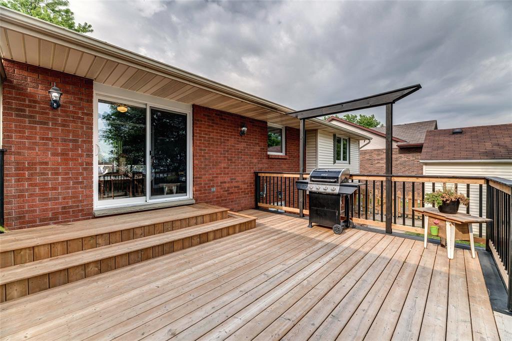 586 ONTARIO Street, Plympton-Wyoming, Ontario, Canada