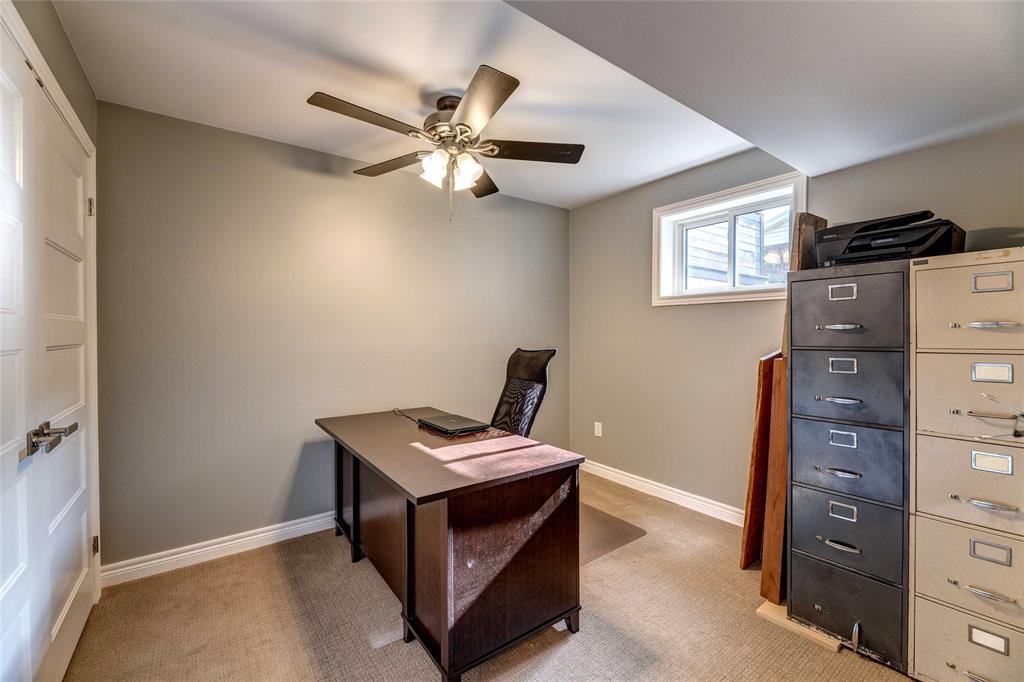586 ONTARIO Street, Plympton-Wyoming, Ontario, Canada