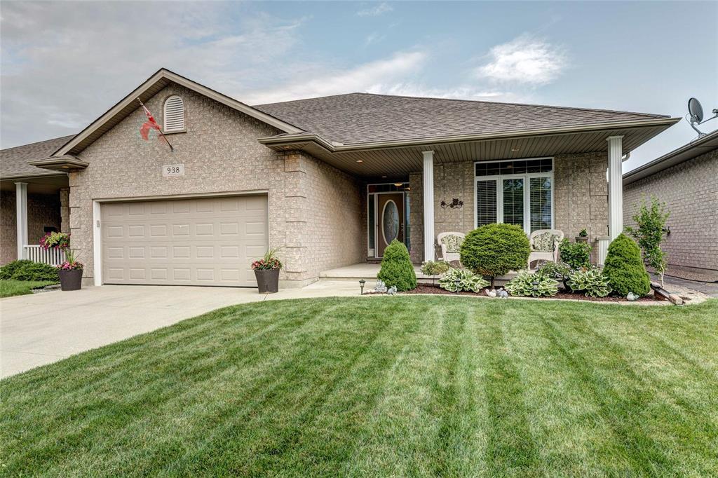 938 UPPER CANADA Drive, Sarnia, Ontario, Canada