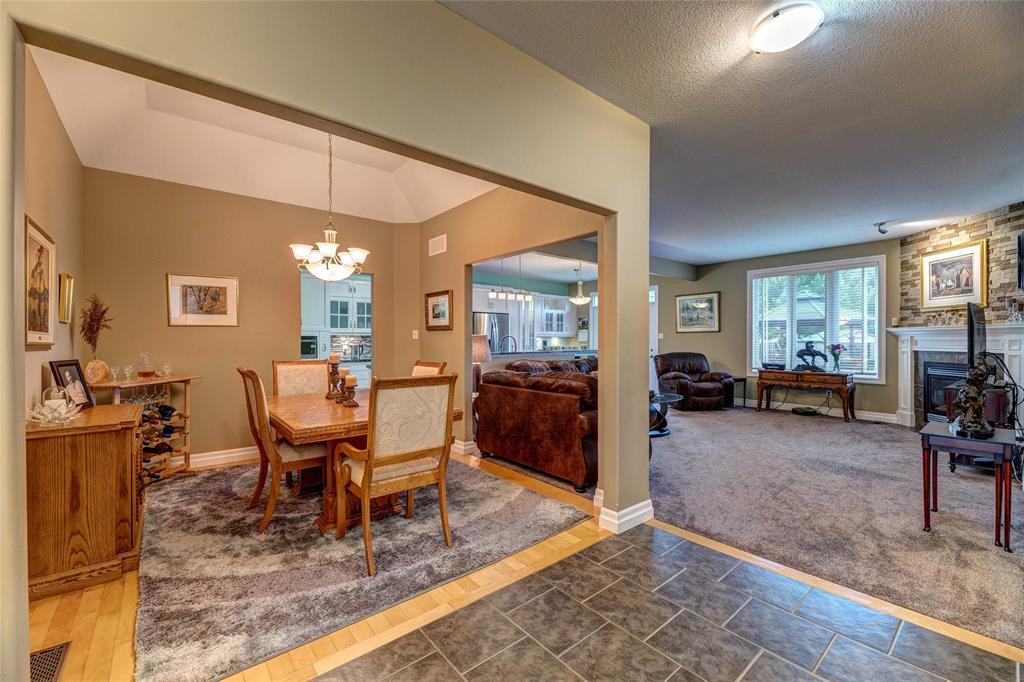 938 UPPER CANADA Drive, Sarnia, Ontario, Canada