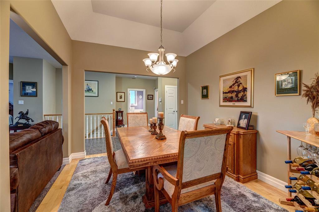 938 UPPER CANADA Drive, Sarnia, Ontario, Canada