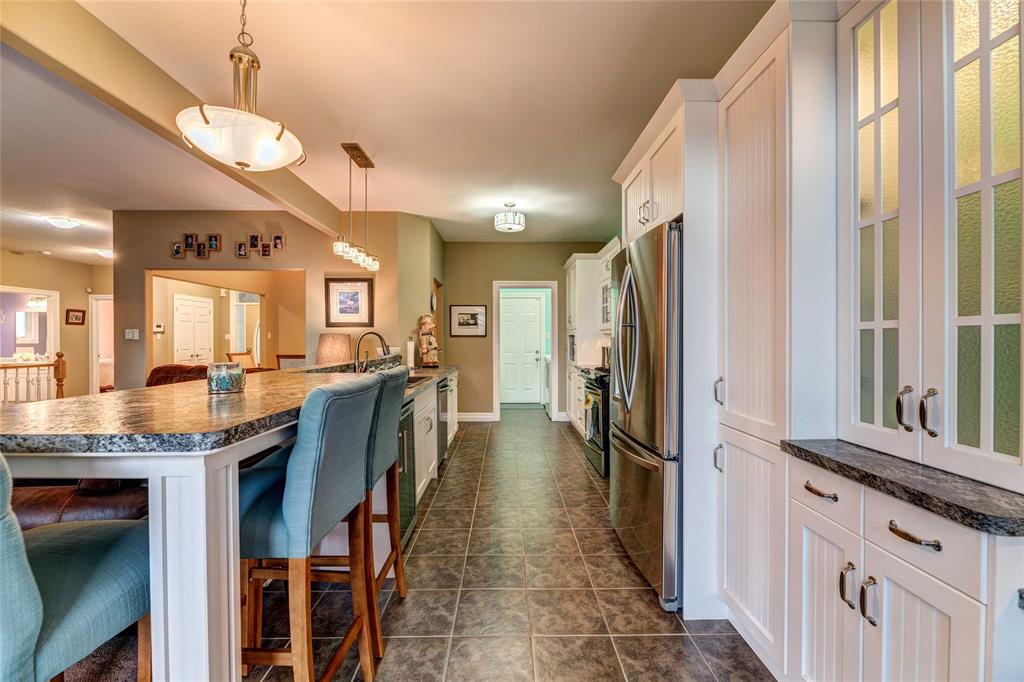 938 UPPER CANADA Drive, Sarnia, Ontario, Canada