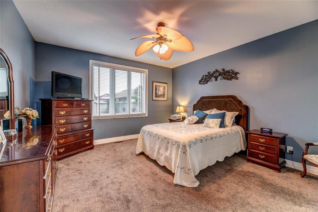 938 UPPER CANADA Drive, Sarnia, Ontario, Canada