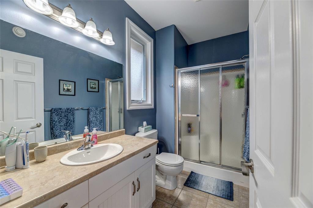 938 UPPER CANADA Drive, Sarnia, Ontario, Canada