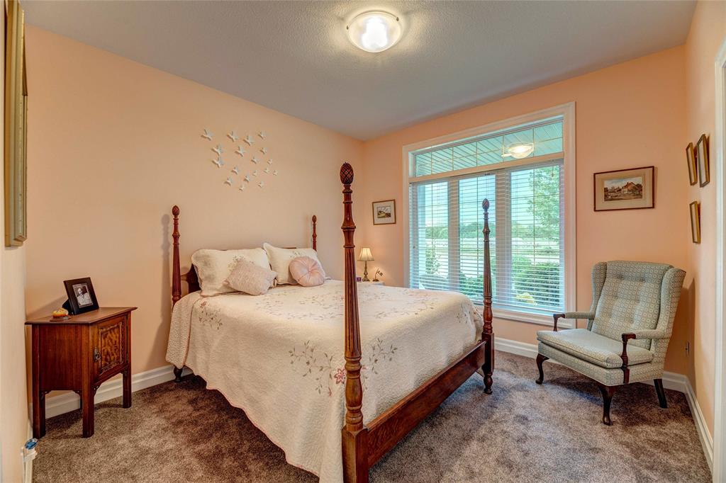 938 UPPER CANADA Drive, Sarnia, Ontario, Canada