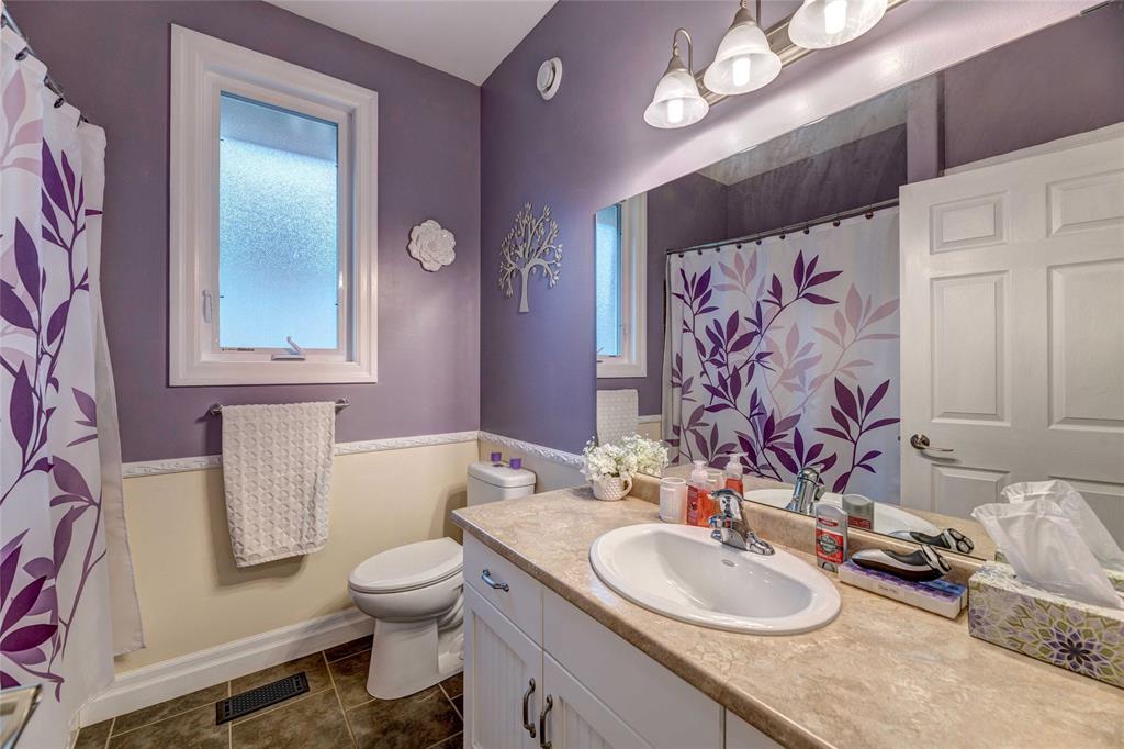 938 UPPER CANADA Drive, Sarnia, Ontario, Canada