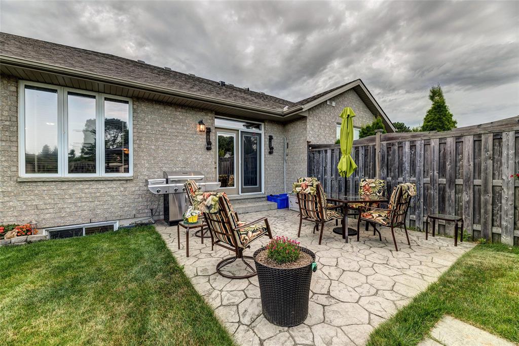 938 UPPER CANADA Drive, Sarnia, Ontario, Canada
