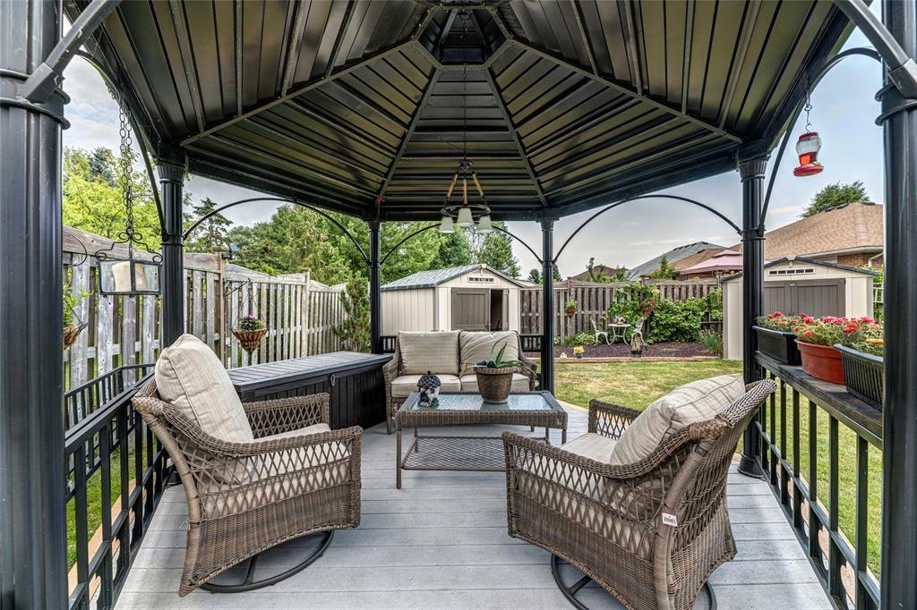 938 UPPER CANADA Drive, Sarnia, Ontario, Canada