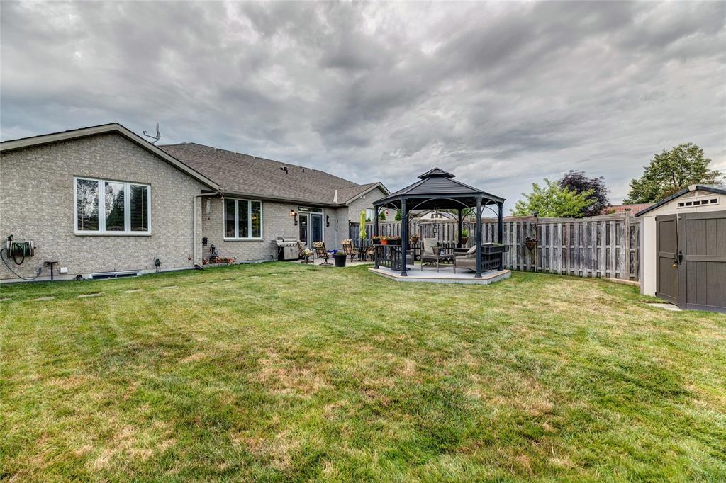 938 UPPER CANADA Drive, Sarnia, Ontario, Canada