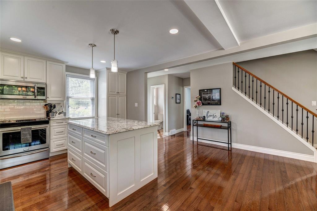 410 HELENA Street, Point Edward, Ontario, Canada