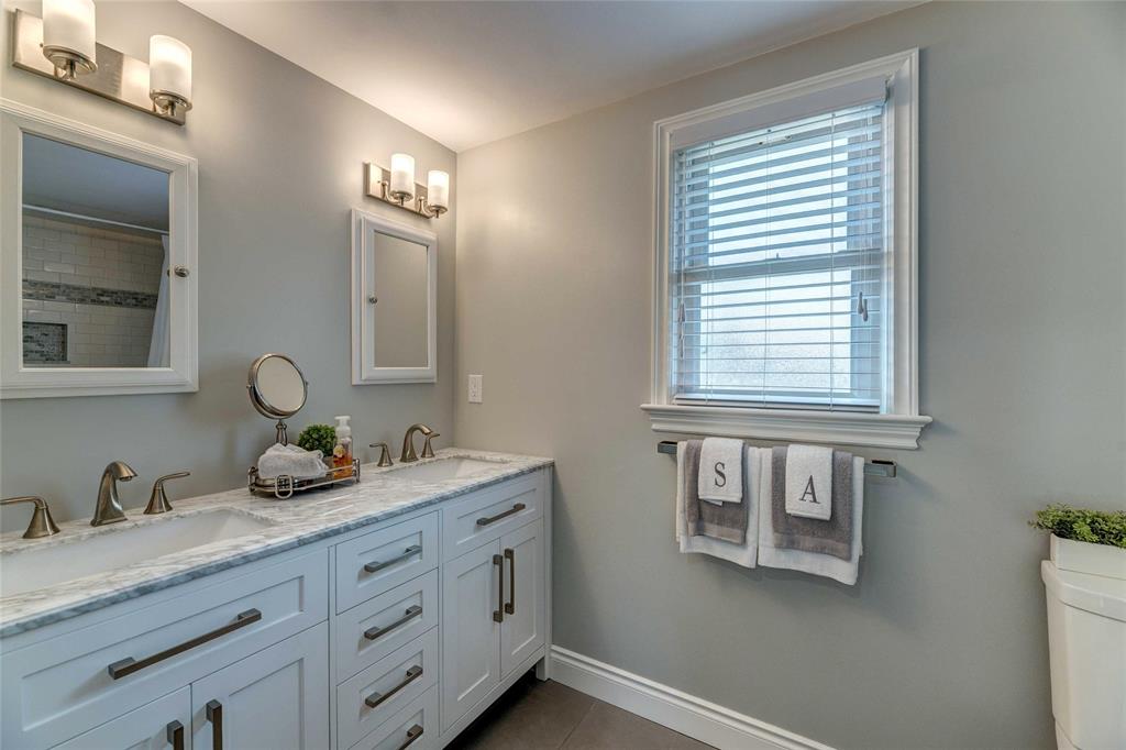 410 HELENA Street, Point Edward, Ontario, Canada