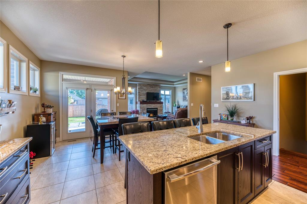 513 GLEN ABBEY Drive, Sarnia, Ontario, Canada