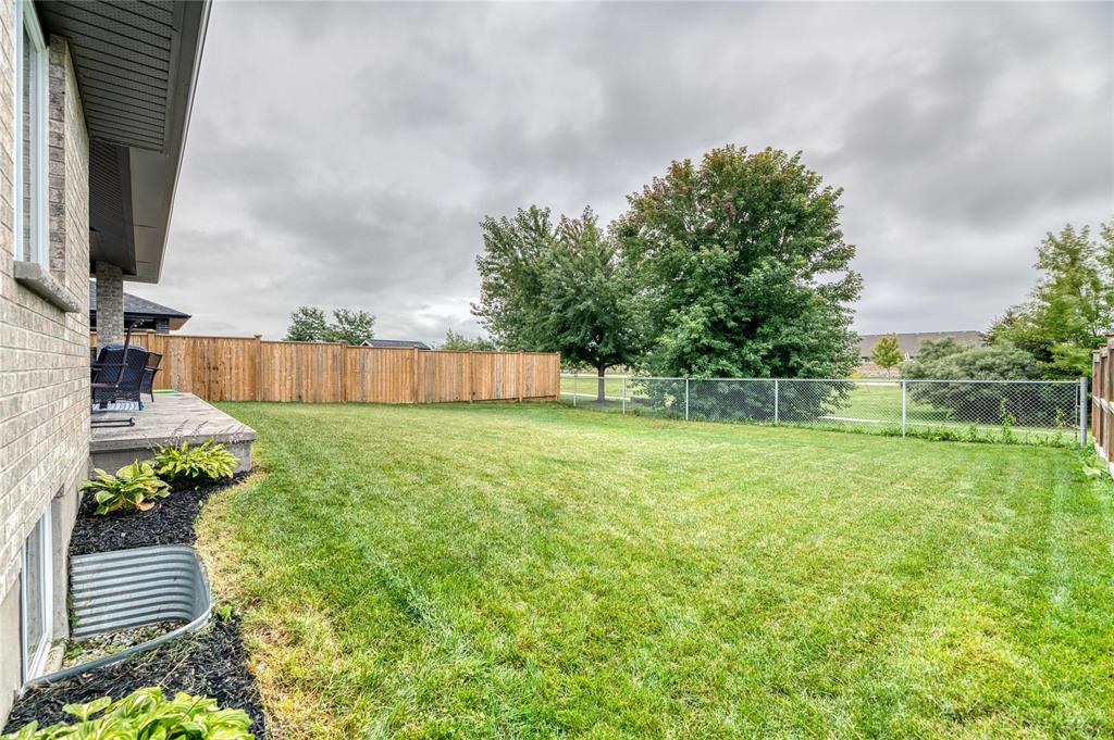87 Newcastle Drive, Sarnia, Ontario, Canada