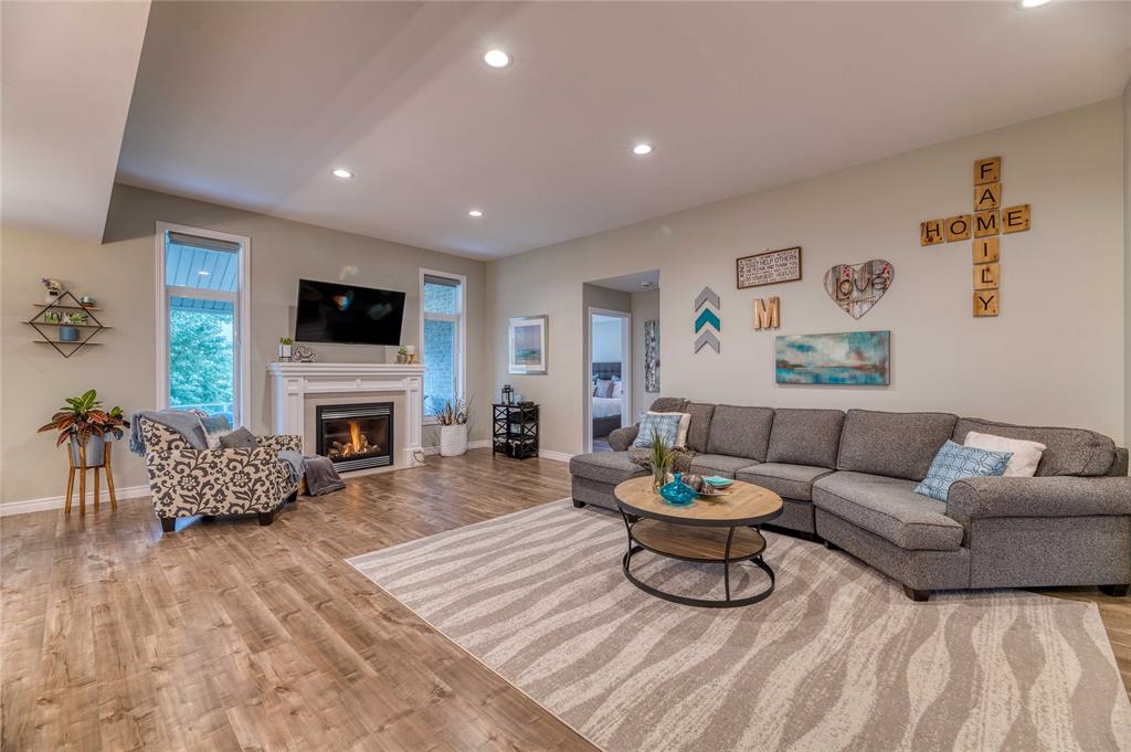 87 Newcastle Drive, Sarnia, Ontario, Canada