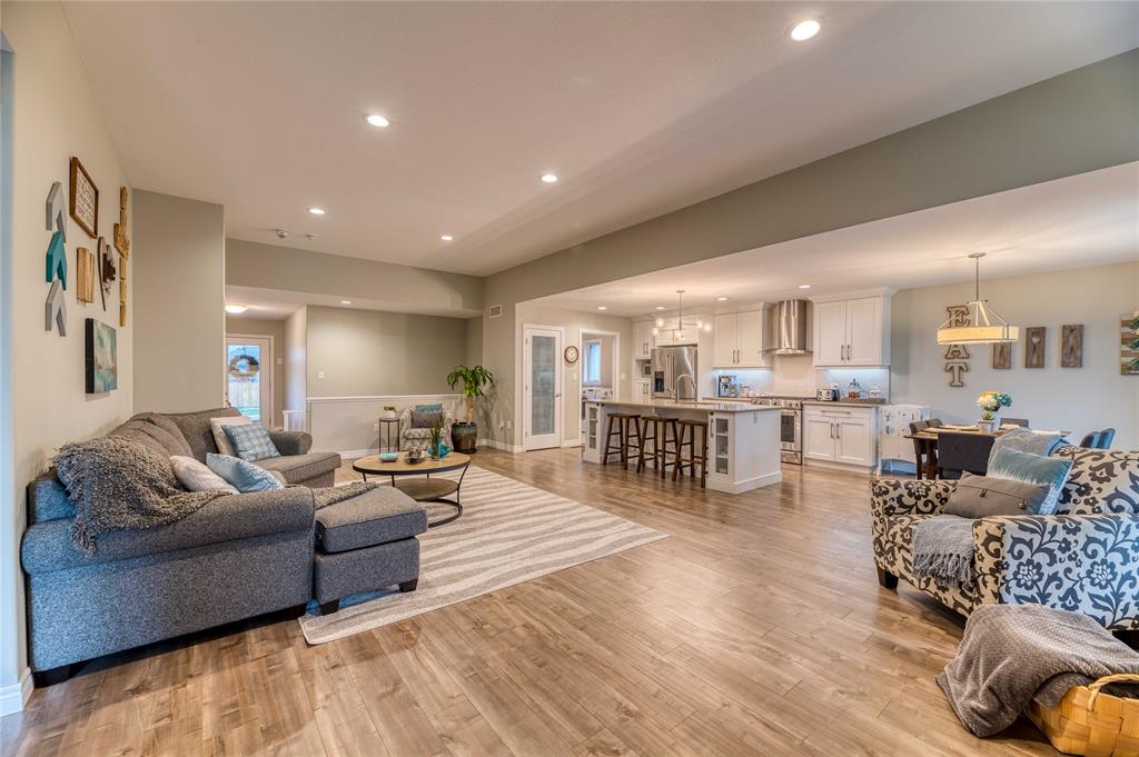 87 Newcastle Drive, Sarnia, Ontario, Canada