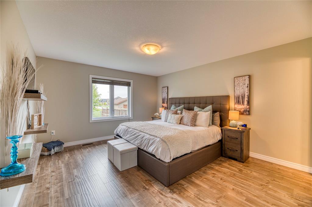 87 Newcastle Drive, Sarnia, Ontario, Canada