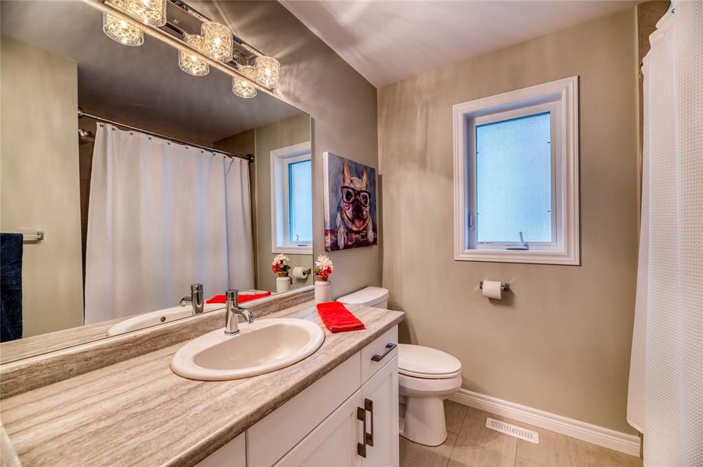 87 Newcastle Drive, Sarnia, Ontario, Canada