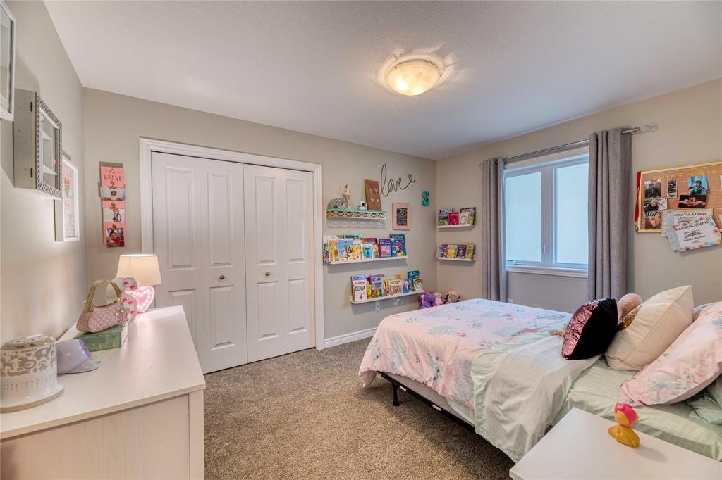 87 Newcastle Drive, Sarnia, Ontario, Canada