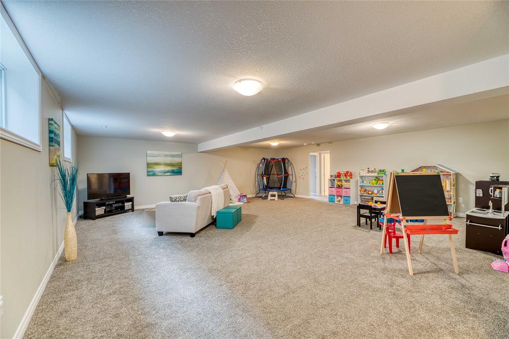 87 Newcastle Drive, Sarnia, Ontario, Canada