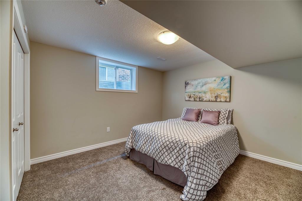87 Newcastle Drive, Sarnia, Ontario, Canada
