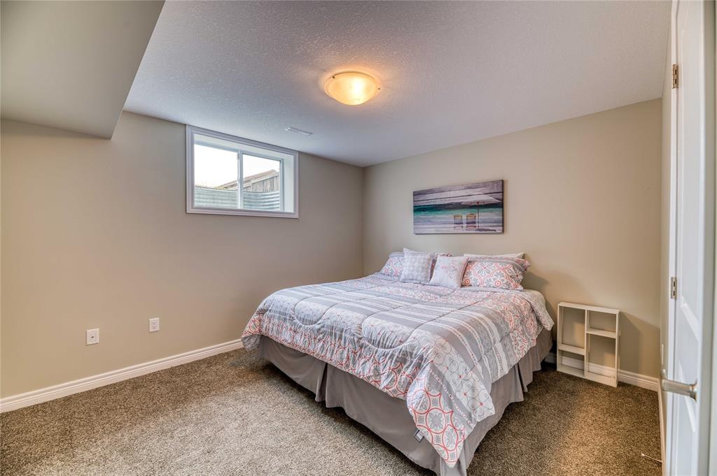 87 Newcastle Drive, Sarnia, Ontario, Canada