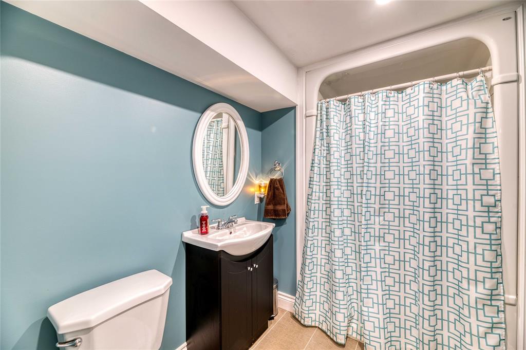 2382 SCHAFER Court, Sarnia, Ontario, Canada