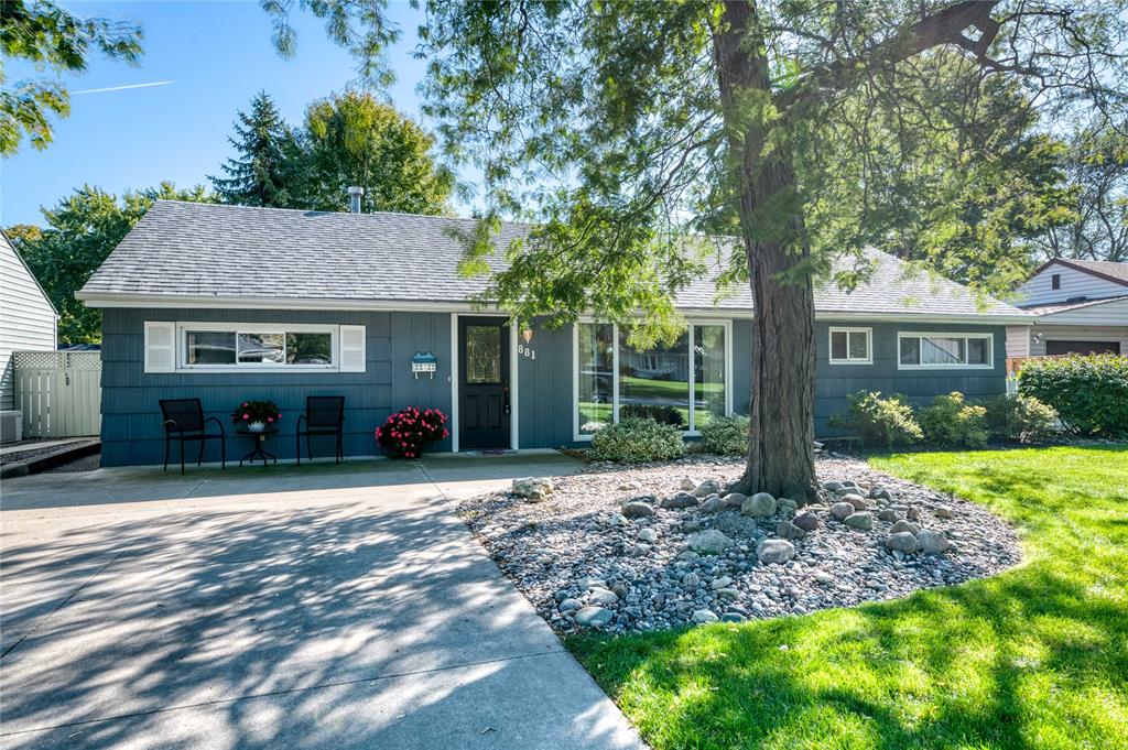 881 BURR Street, Sarnia, Ontario, Canada
