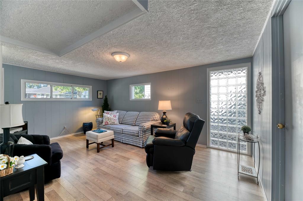 881 BURR Street, Sarnia, Ontario, Canada