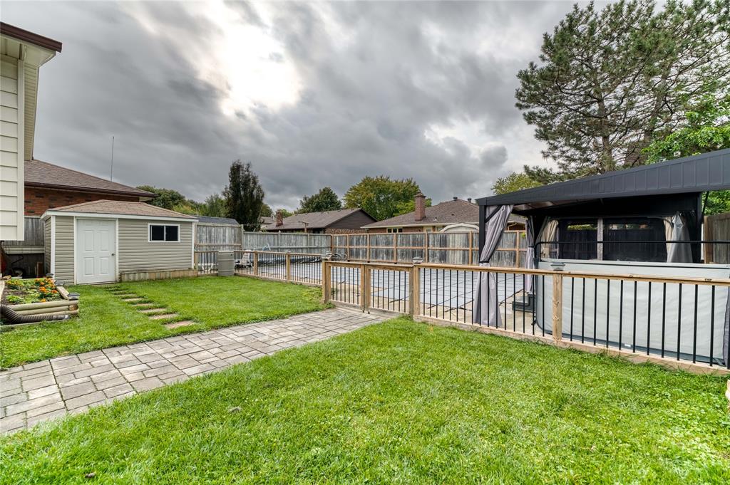 52 WILLOW GLEN Court, Sarnia, Ontario, Canada