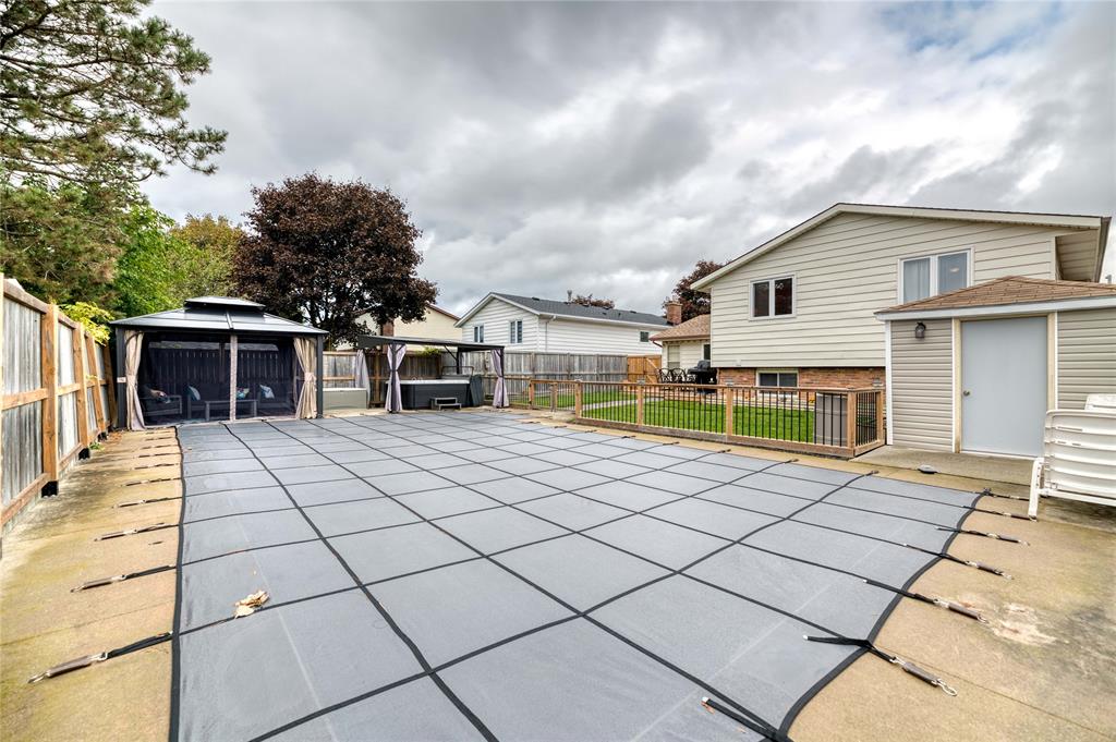 52 WILLOW GLEN Court, Sarnia, Ontario, Canada