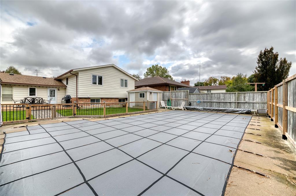 52 WILLOW GLEN Court, Sarnia, Ontario, Canada