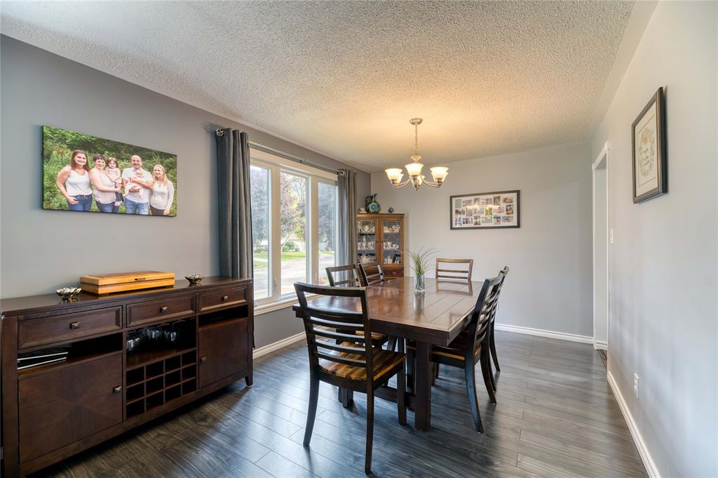52 WILLOW GLEN Court, Sarnia, Ontario, Canada