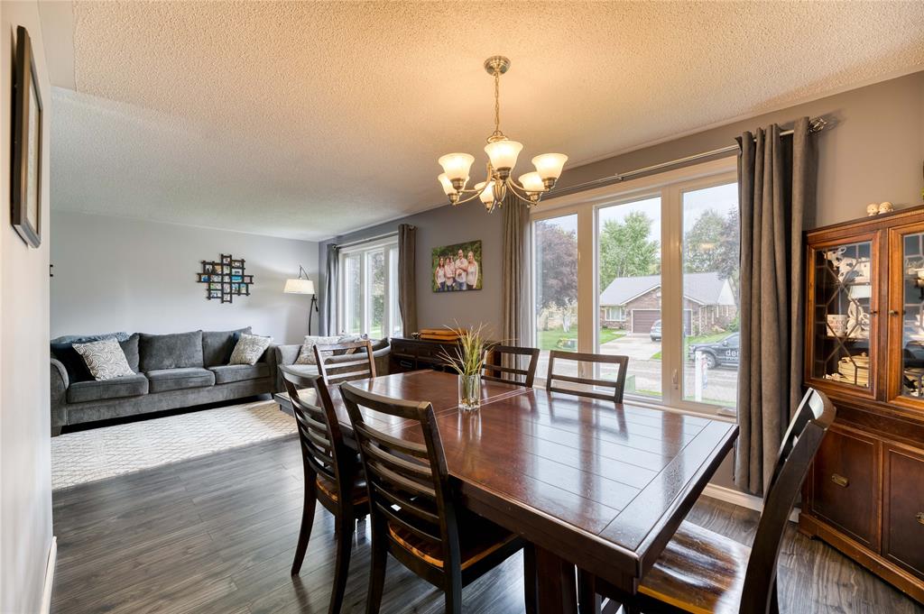 52 WILLOW GLEN Court, Sarnia, Ontario, Canada
