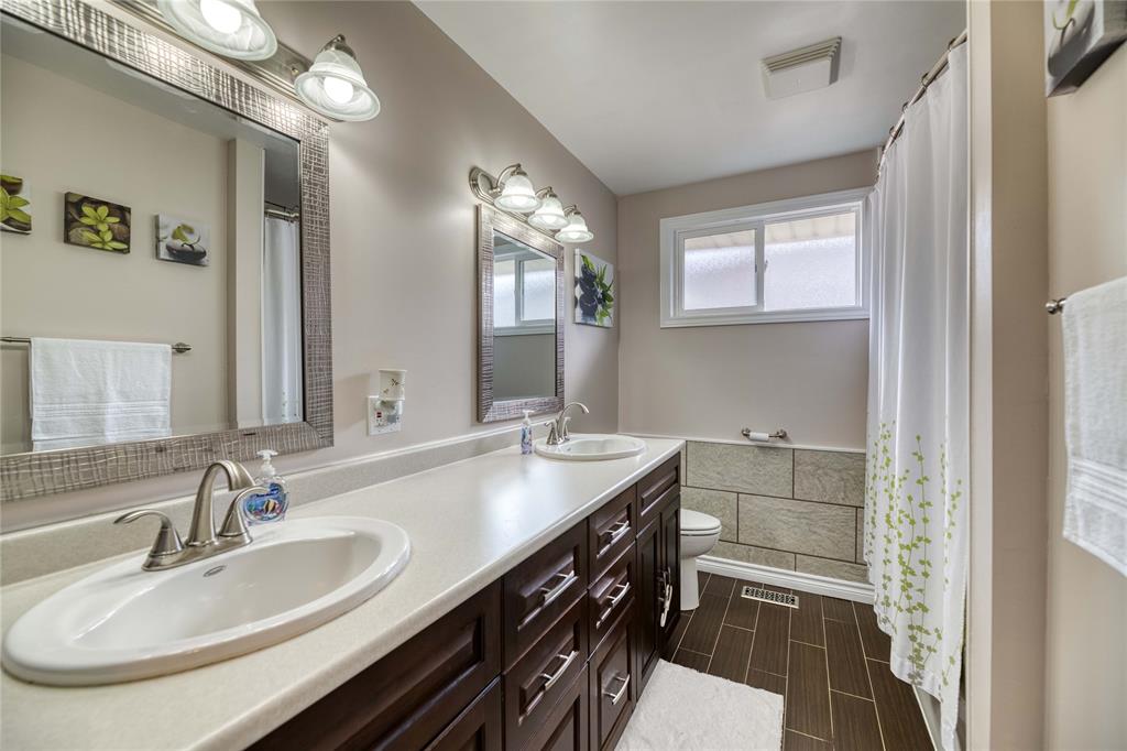 52 WILLOW GLEN Court, Sarnia, Ontario, Canada