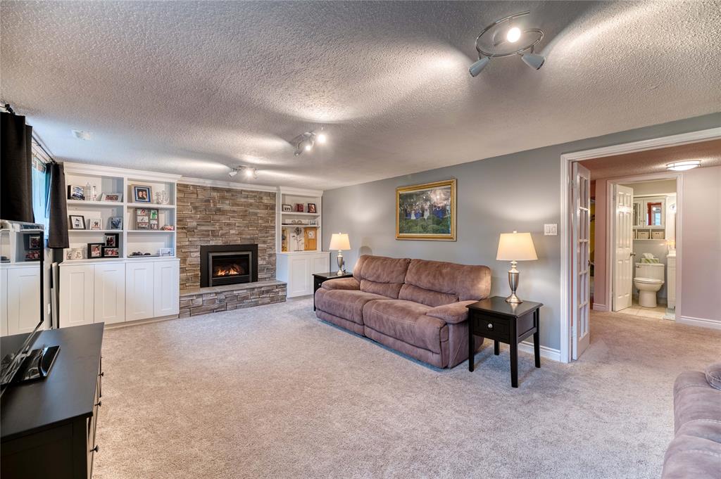 52 WILLOW GLEN Court, Sarnia, Ontario, Canada