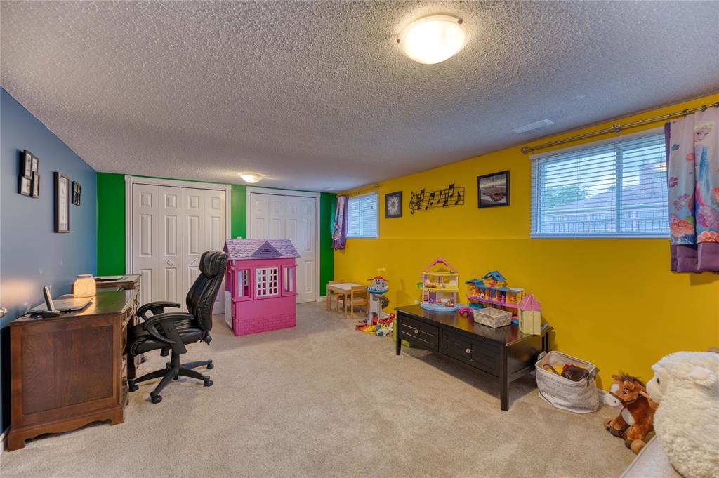 52 WILLOW GLEN Court, Sarnia, Ontario, Canada