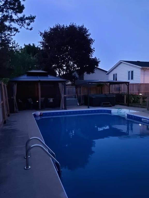 52 WILLOW GLEN Court, Sarnia, Ontario, Canada