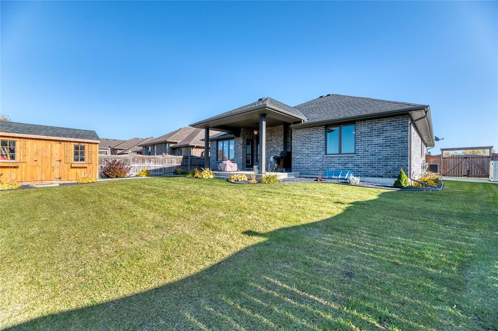 313 EAGLE Way, Sarnia, Ontario, Canada