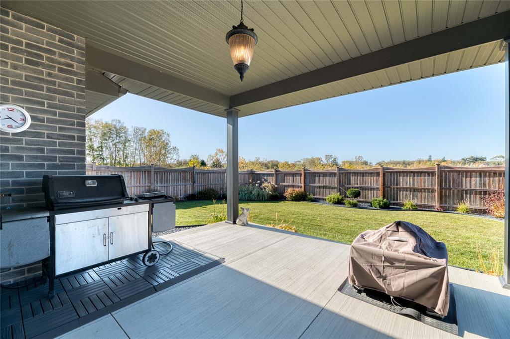 313 EAGLE Way, Sarnia, Ontario, Canada
