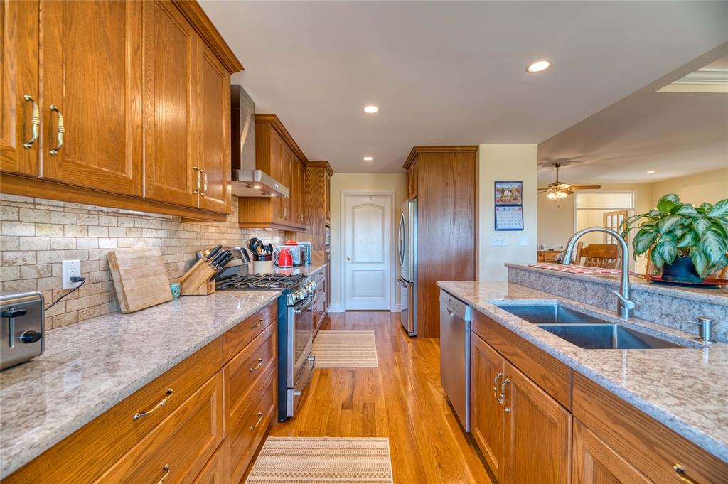 313 EAGLE Way, Sarnia, Ontario, Canada