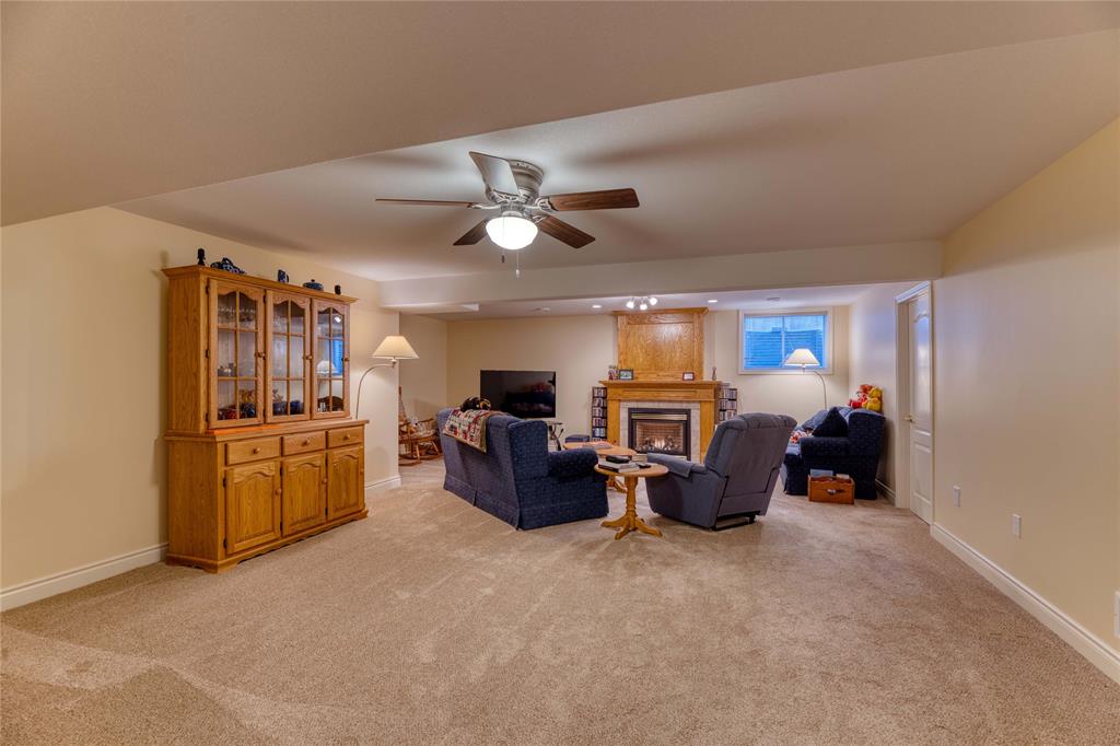 313 EAGLE Way, Sarnia, Ontario, Canada