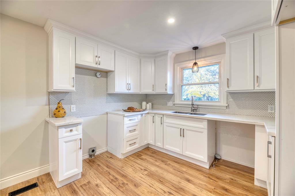 831 CATHCART Boulevard, Sarnia, Ontario, Canada
