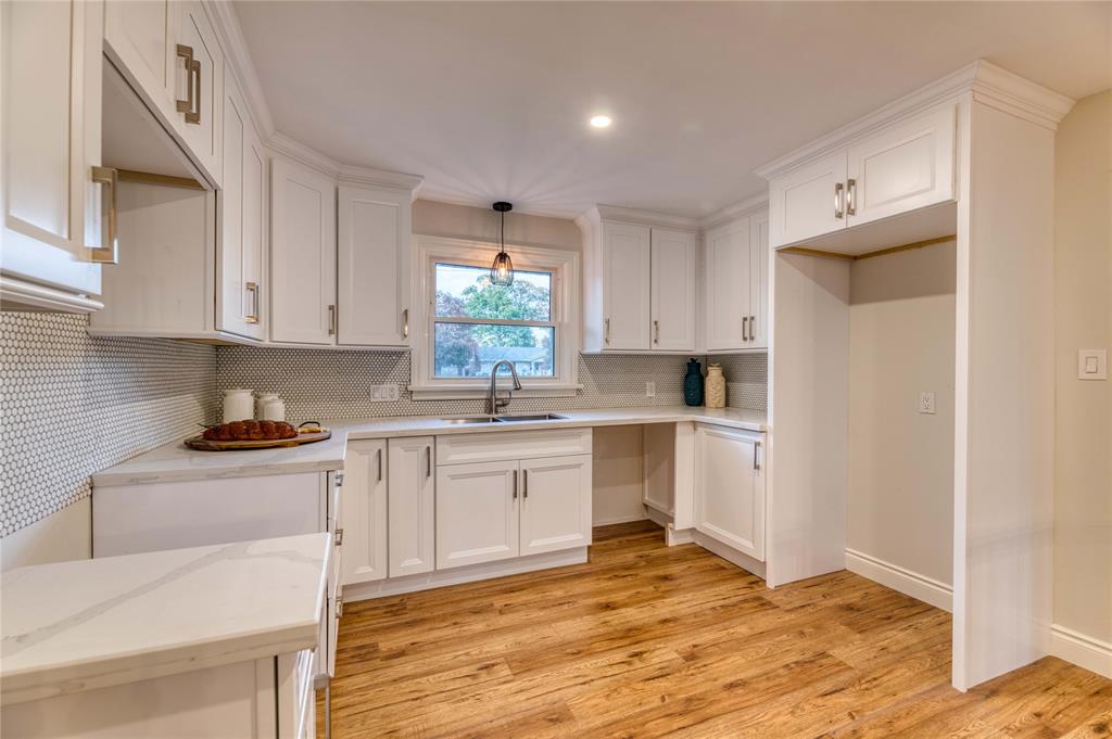 831 CATHCART Boulevard, Sarnia, Ontario, Canada